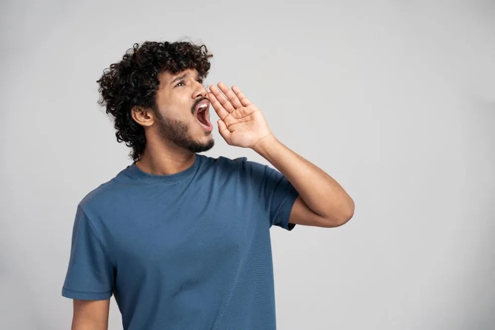 No Dia Mundial da Voz, fonoaudióloga da Hapvida destaca os impactos da rotina digital na saúde vocal e orienta como evitar o desgaste no dia a dia