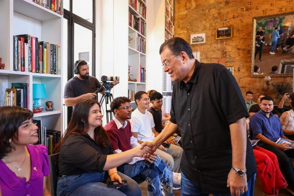 Eduardo Braga participa de diálogo com jovens e defende oportunidades para o futuro do Amazonas