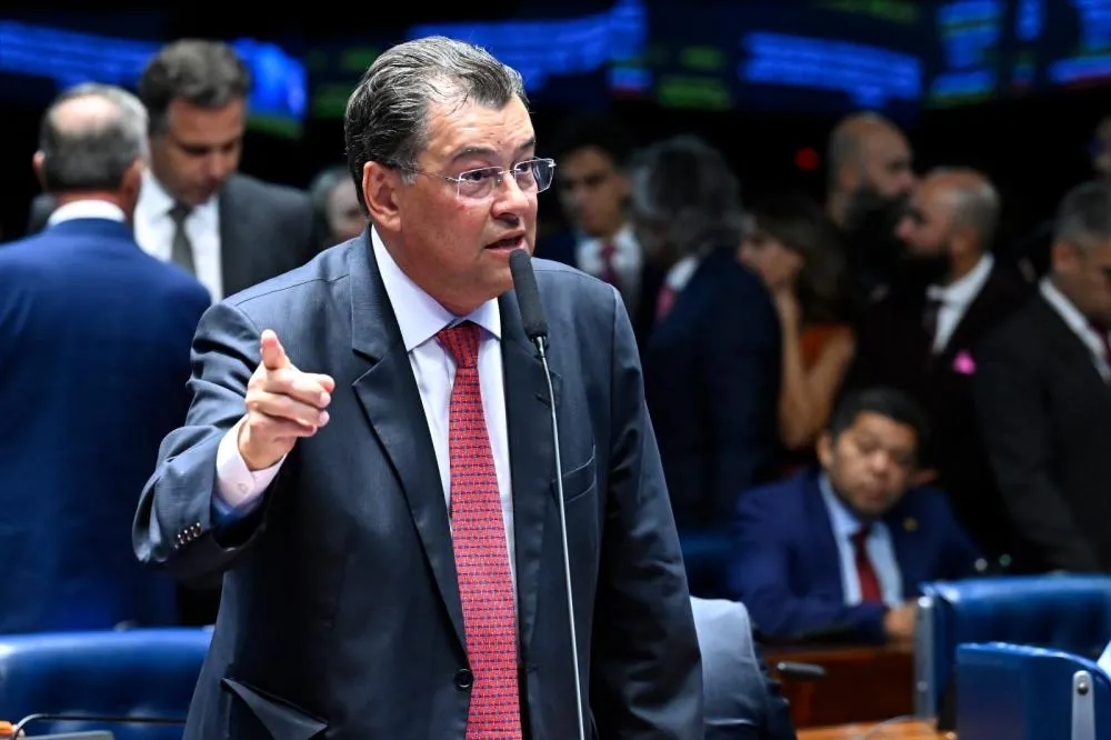 Não mexa com a Zona Franca”, reage Eduardo Braga após ação da Fiesp contra o Polo Industrial de Manaus